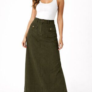 St. John’s Bay Army green skirt size 8